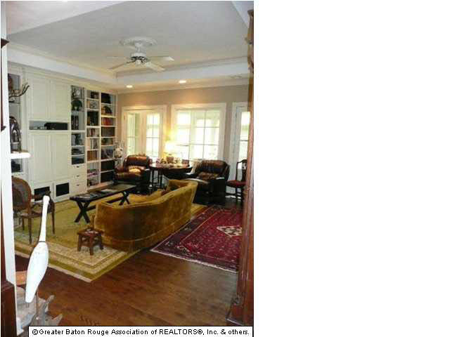 1321 Applewood Road Baton Rouge, LA 70808 - Photo 2 of 16 Gallery Image 2