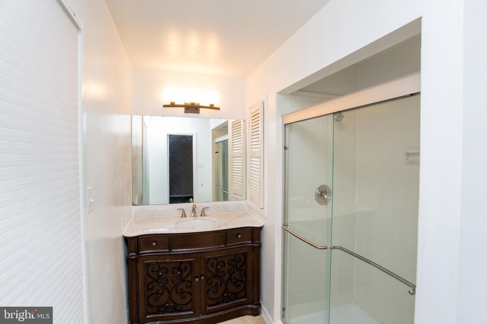 17 Eden Roc New Hope, PA 18938 - Photo 18 of 27 Primary bath