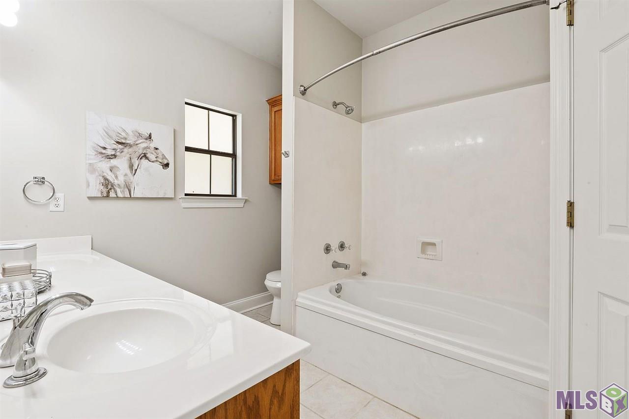 9329 Rue De Benoit Denham Springs, LA 70706 - Photo 8 of 10 Master Bathroom