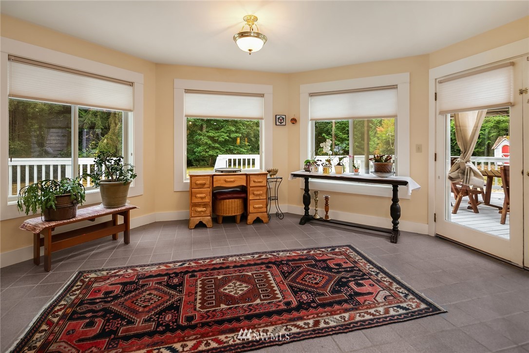 12217 Southwest Bank Road Vashon, WA 98070 - Photo 14 of 25