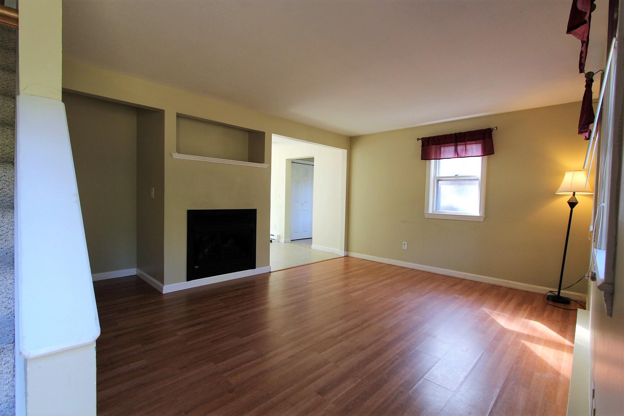 900 Lumbert Mill Road Marstons Mills, MA 02632 - Photo 7 of 28 Living Room