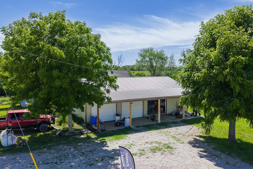 24305 Loring Road Lawrence, KS 66044 - Photo 32 of 55