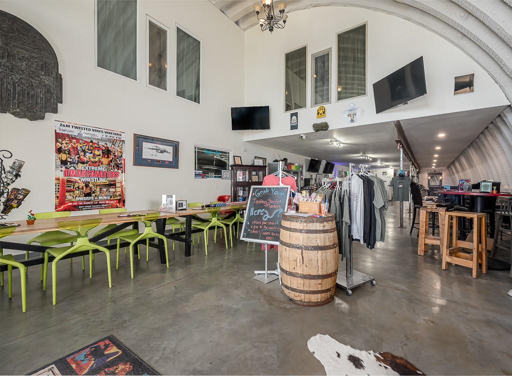 24305 Loring Road Lawrence, KS 66044 - Photo 4 of 55