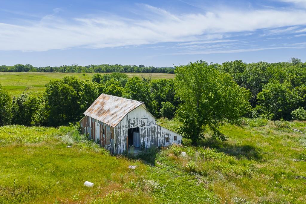 24305 Loring Road Lawrence, KS 66044 - Photo 41 of 55