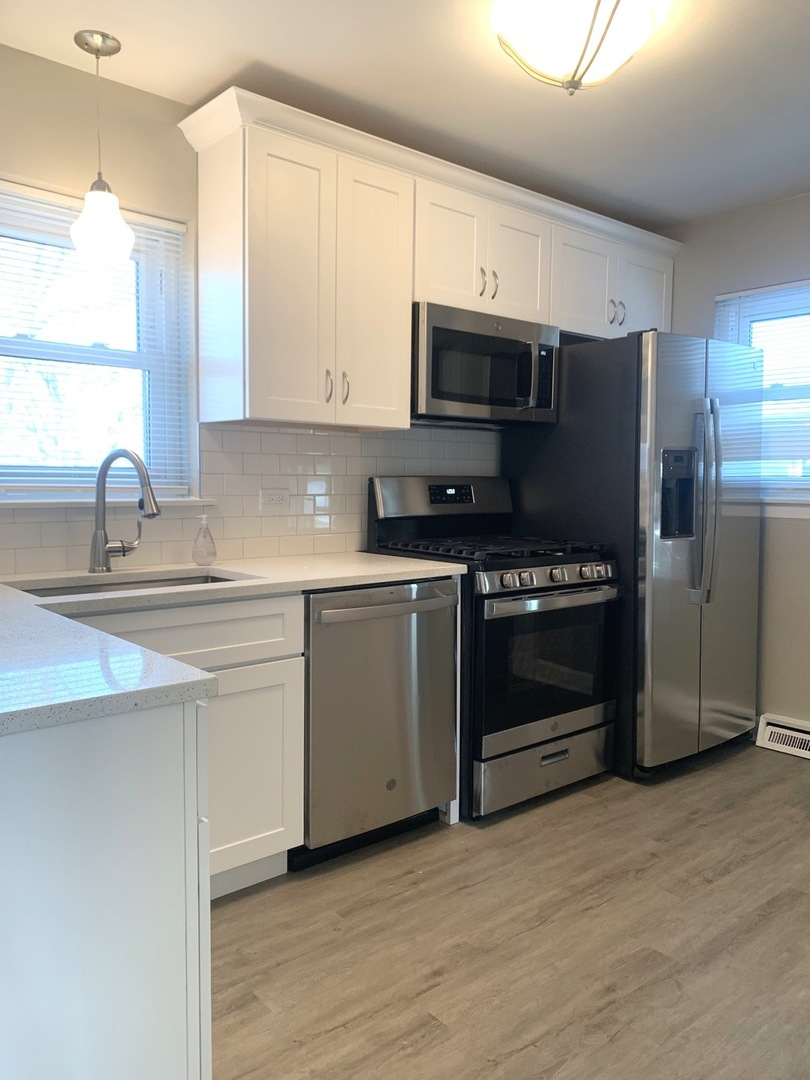 250 East Taylor Road Lombard, IL 60148 - Photo 2 of 12