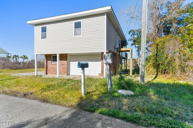 $239,000 | 2222 Mole Drive, Bay St. Louis, MS 39520