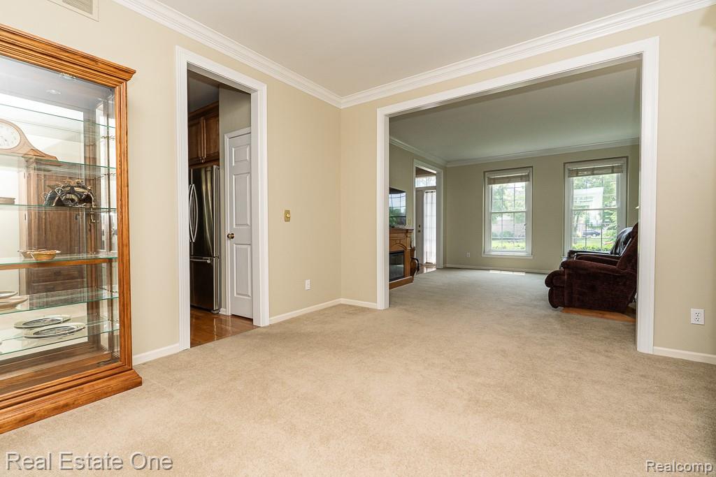 730 Woodfield Way Rochester Hills, MI 48307 - Photo 17 of 58