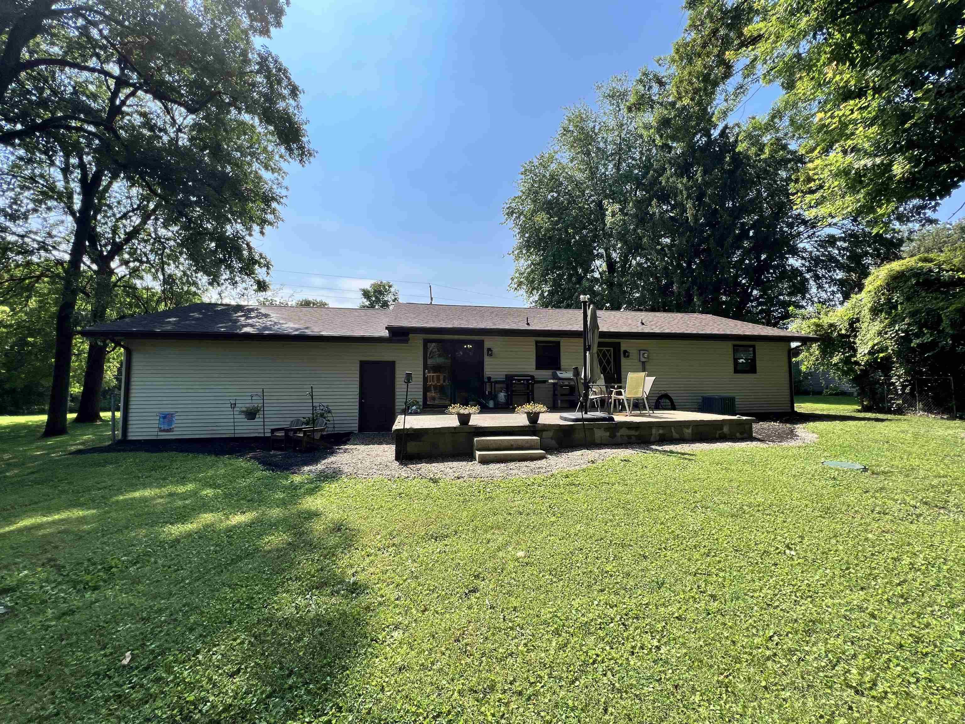 3808 North Old Bruceville Road Vincennes, IN 47591 - Photo 2 of 19