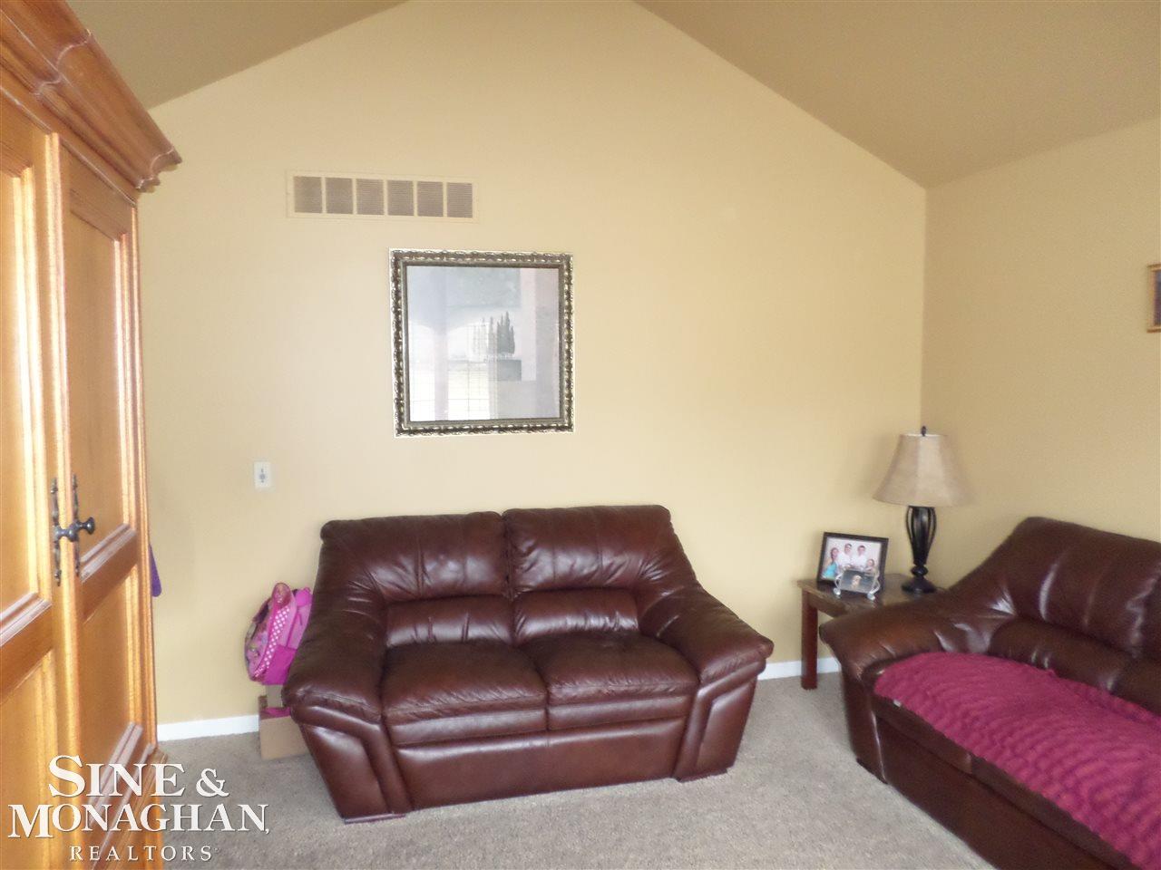53056 Molenda Road Chesterfield, MI 48051 - Photo 8 of 50
