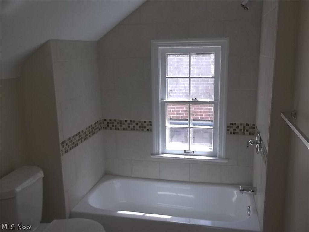 3751 Bainbridge Road Cleveland Heights, OH 44118 - Photo 9 of 32