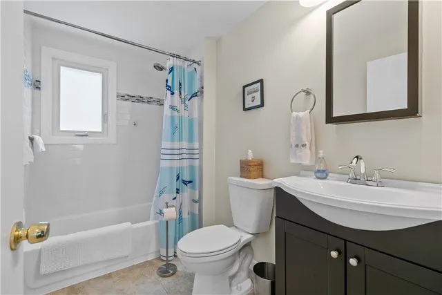 $2,950 | 59 Berkley Avenue, Portsmouth, RI 02871