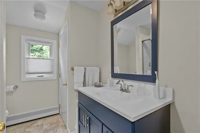 $2,950 | 59 Berkley Avenue, Portsmouth, RI 02871