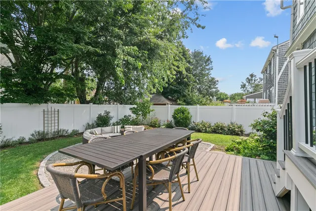 $2,950 | 59 Berkley Avenue, Portsmouth, RI 02871