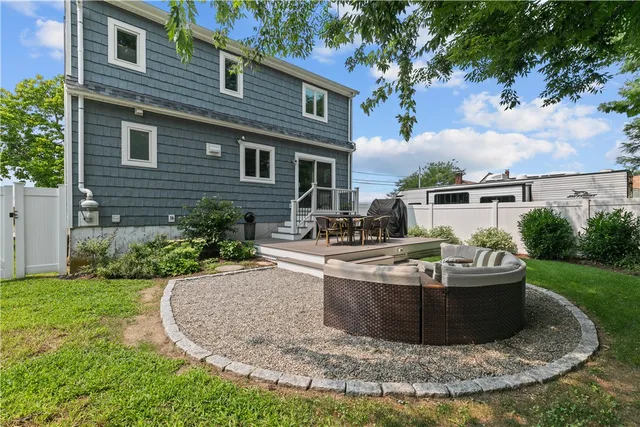 $2,950 | 59 Berkley Avenue, Portsmouth, RI 02871