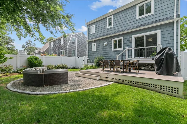 $2,950 | 59 Berkley Avenue, Portsmouth, RI 02871