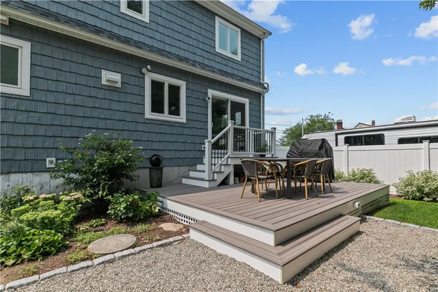 $2,950 | 59 Berkley Avenue, Portsmouth, RI 02871