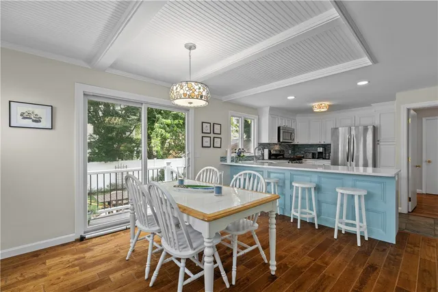 $2,950 | 59 Berkley Avenue, Portsmouth, RI 02871