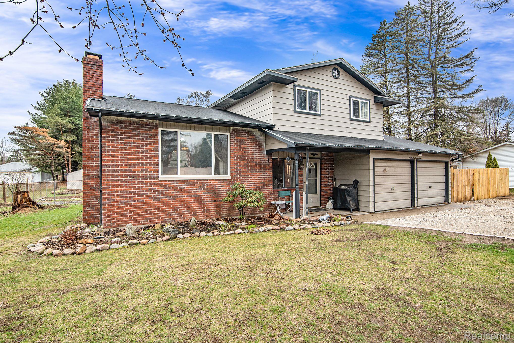 8529 North McKinley Road Flushing, MI 48433 - Photo 1 of 29 Gallery Image 1