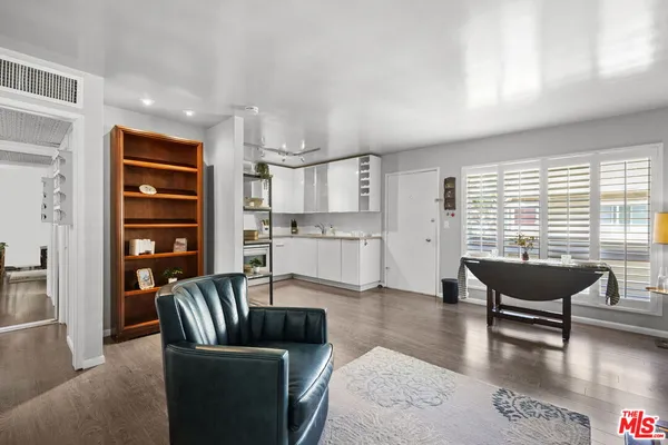 $475,000 | 970 Palm Avenue, Unit 218, West Hollywood, CA 90069