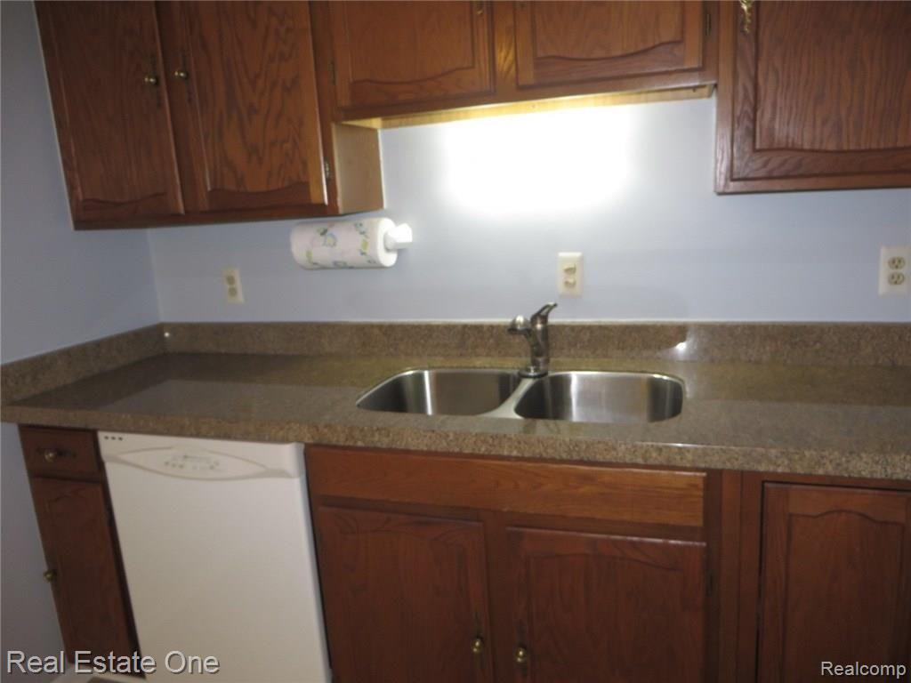 946 North Adams Road Birmingham, MI 48009 - Photo 12 of 26 IMG_4452.JPG