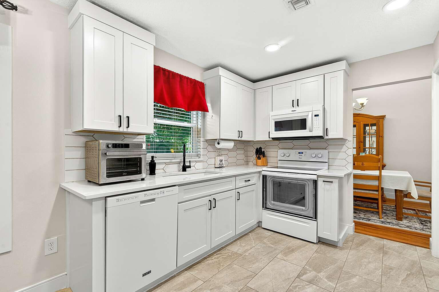 6211 Drake Street Jupiter, FL 33458 - Photo 11 of 39 011_Allen.11