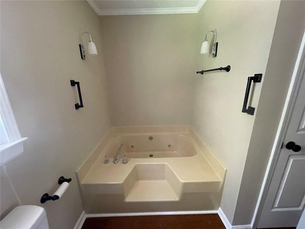 31 Williamsburg Drive Northwest Rome, GA 30165 - Photo 33 of 33 a bathroom with a sink and a toilet