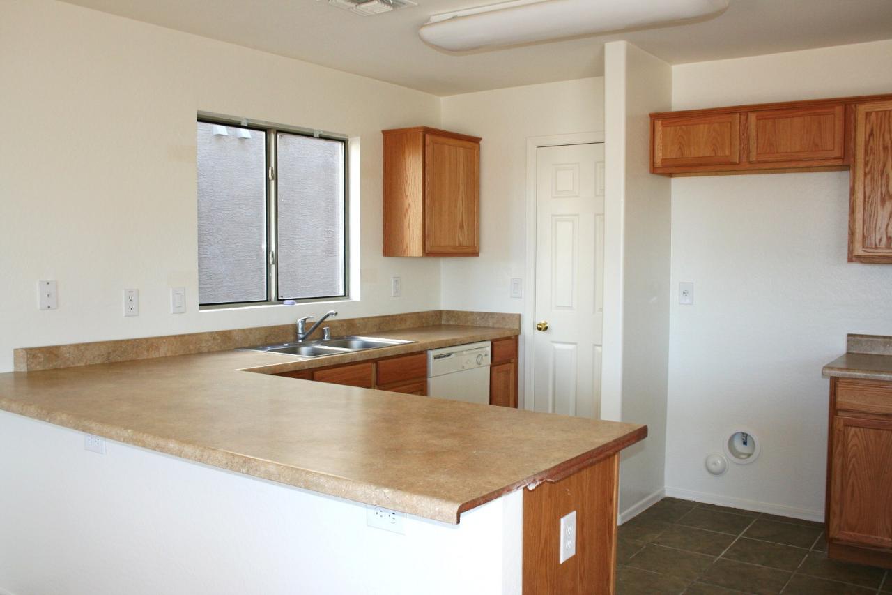 43233 West Cowpath Road Maricopa, AZ 85138 - Photo 6 of 19 kitchen