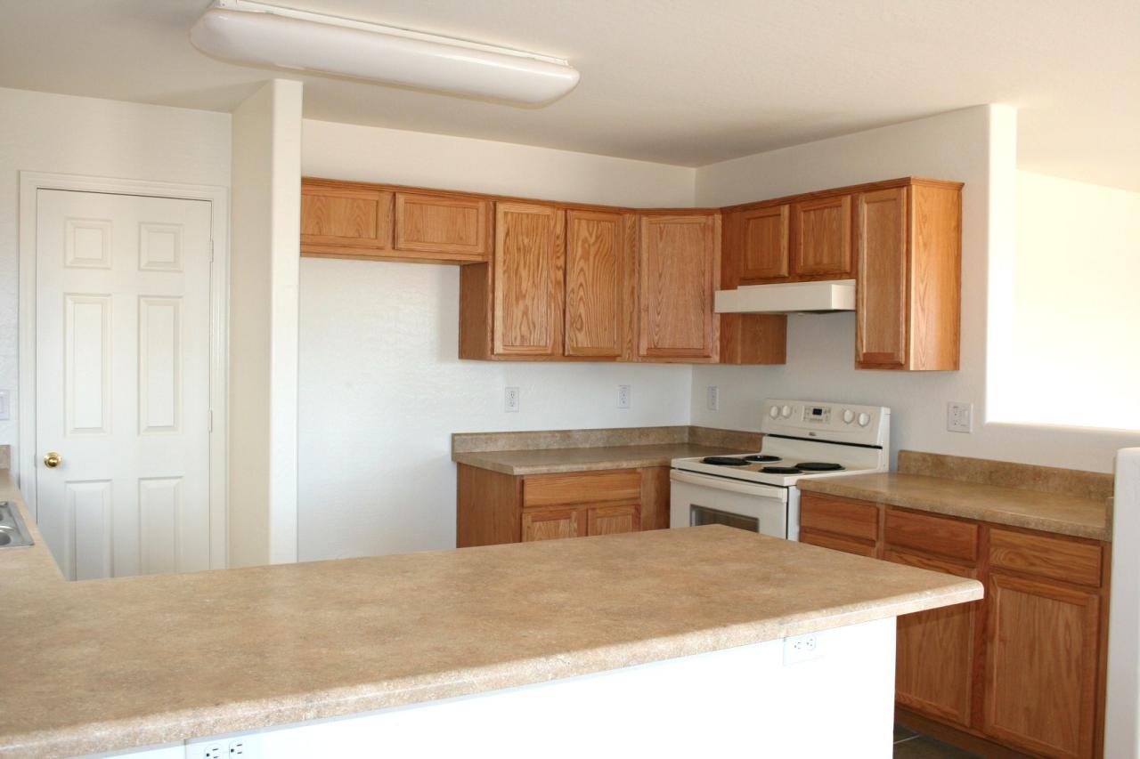 43233 West Cowpath Road Maricopa, AZ 85138 - Photo 7 of 19 kitchen