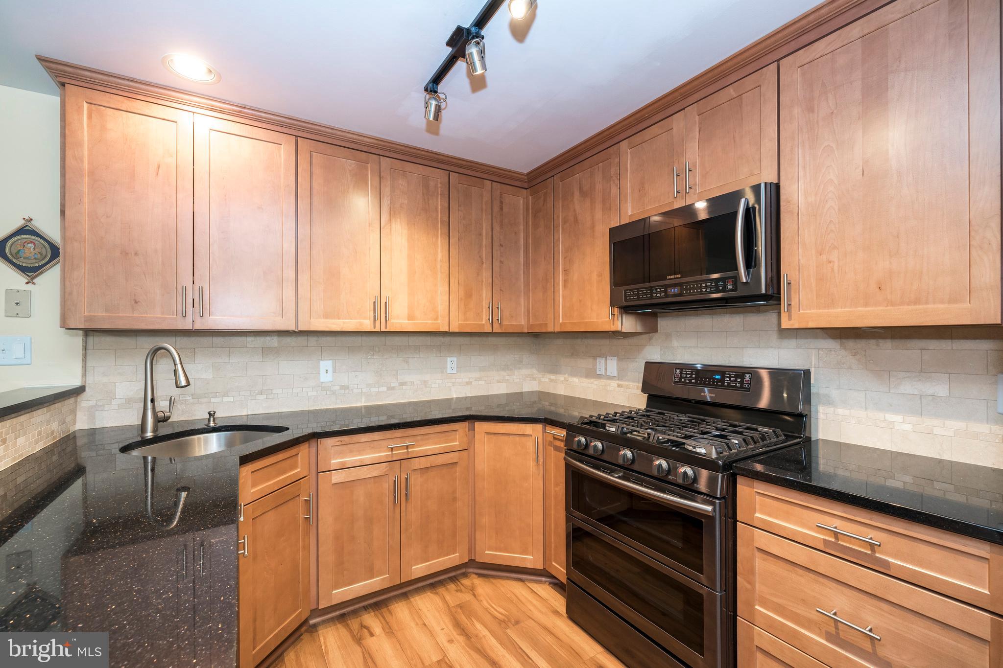 74 Walker Road Royersford, PA 19468 - Photo 2 of 39 Upgraded kitchen