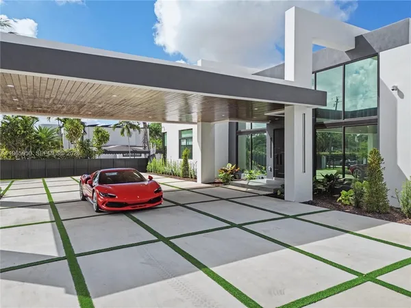 a view of a house with entertaining space