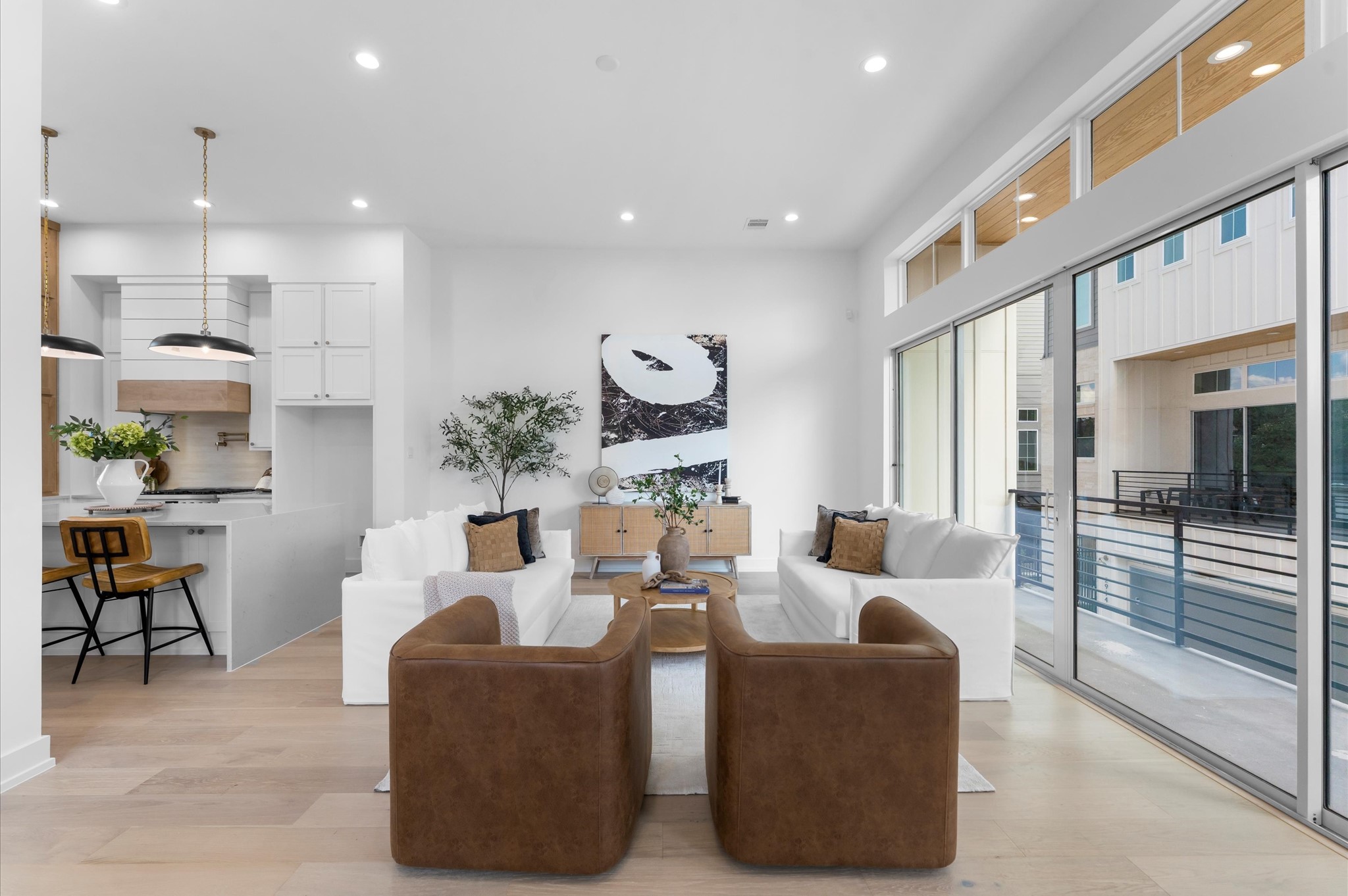 2928 Michaux Street Houston, TX 77009 - Photo 19 of 44 Spacious living area with covered balcony.