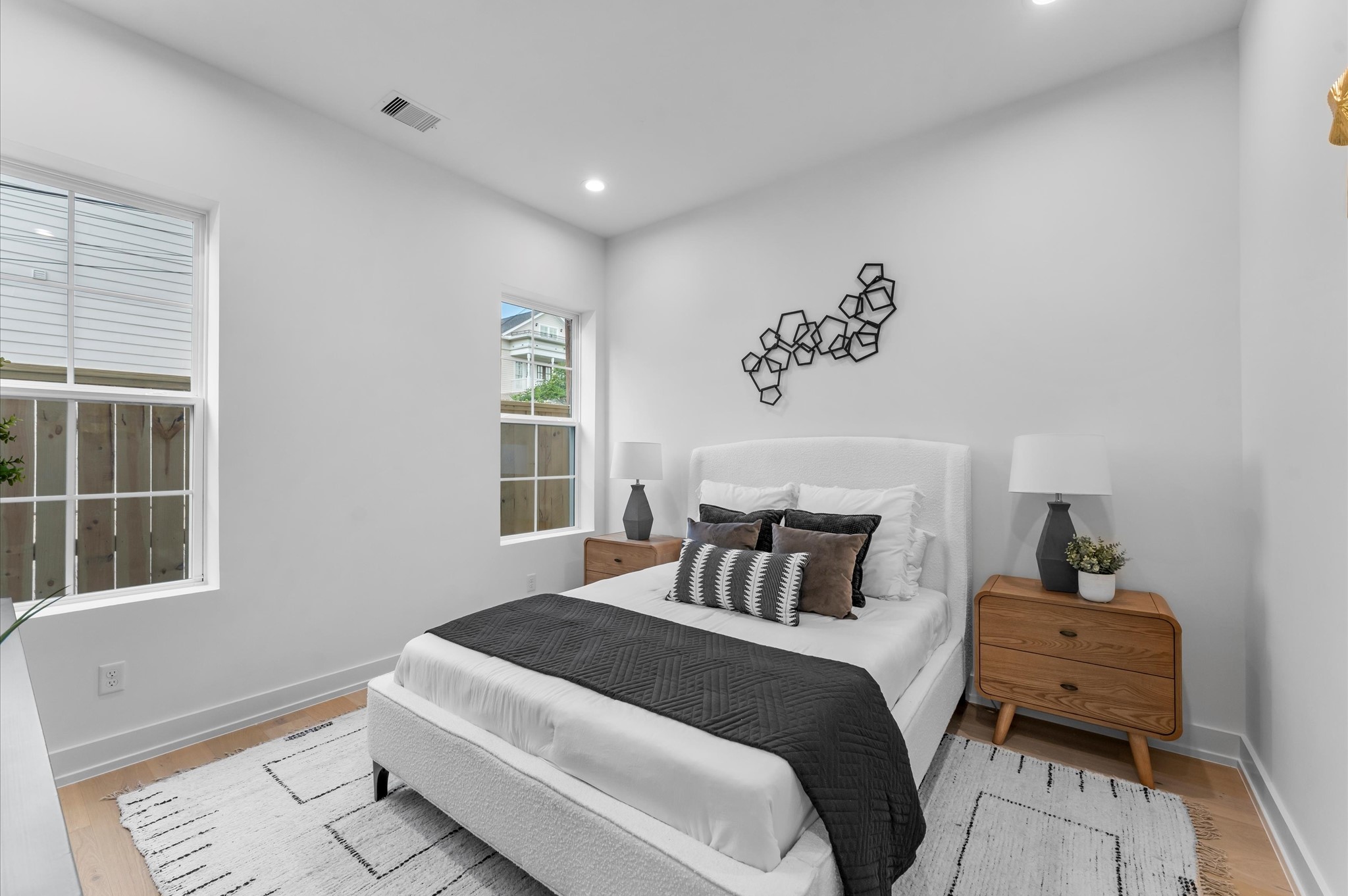 2928 Michaux Street Houston, TX 77009 - Photo 31 of 44 First floor ensuite bedroom can also be used as a study.