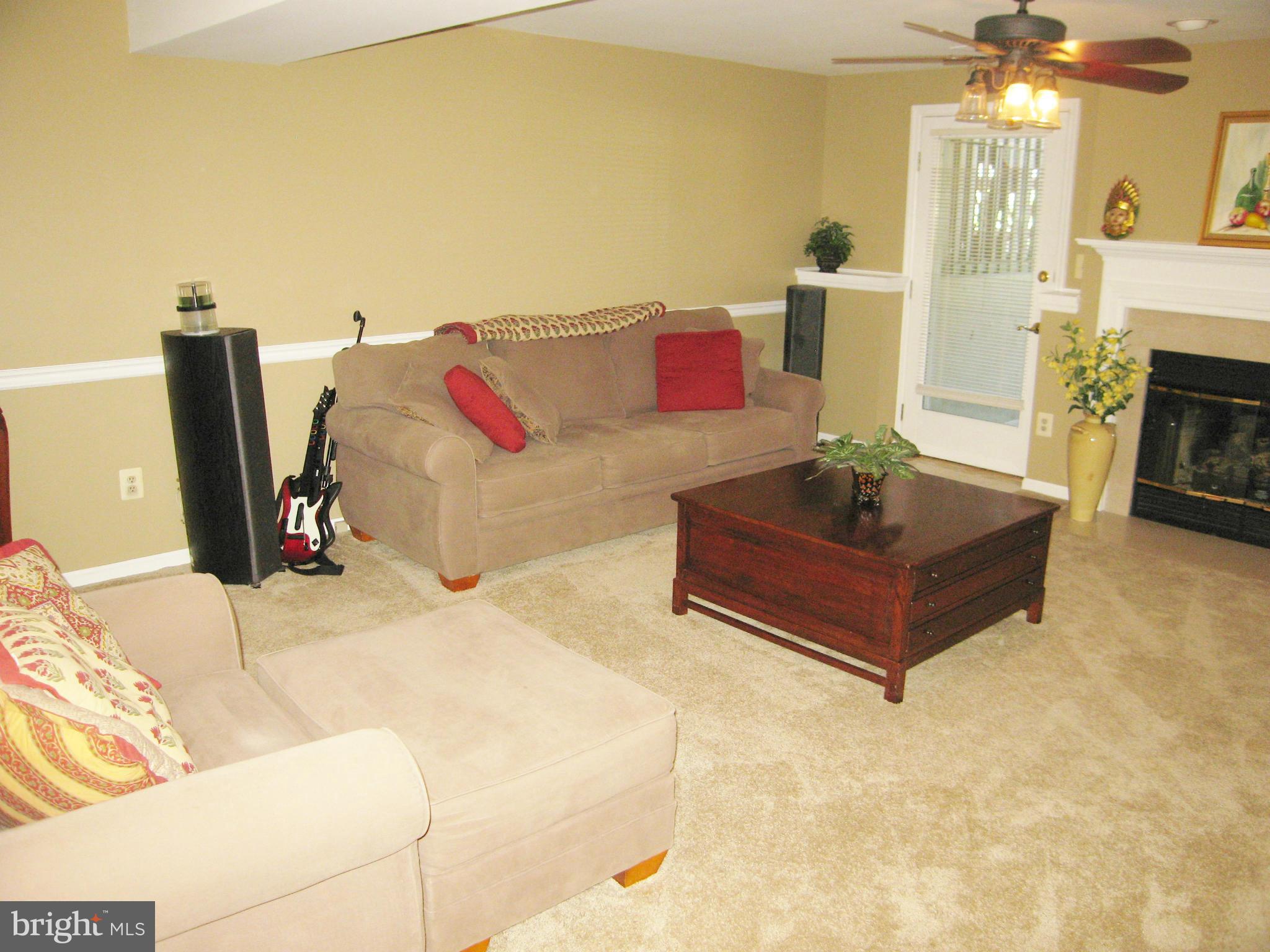6009 Bingley Road Alexandria, VA 22315 - Photo 19 of 30 Family Room with Walk-Out to Back Yard