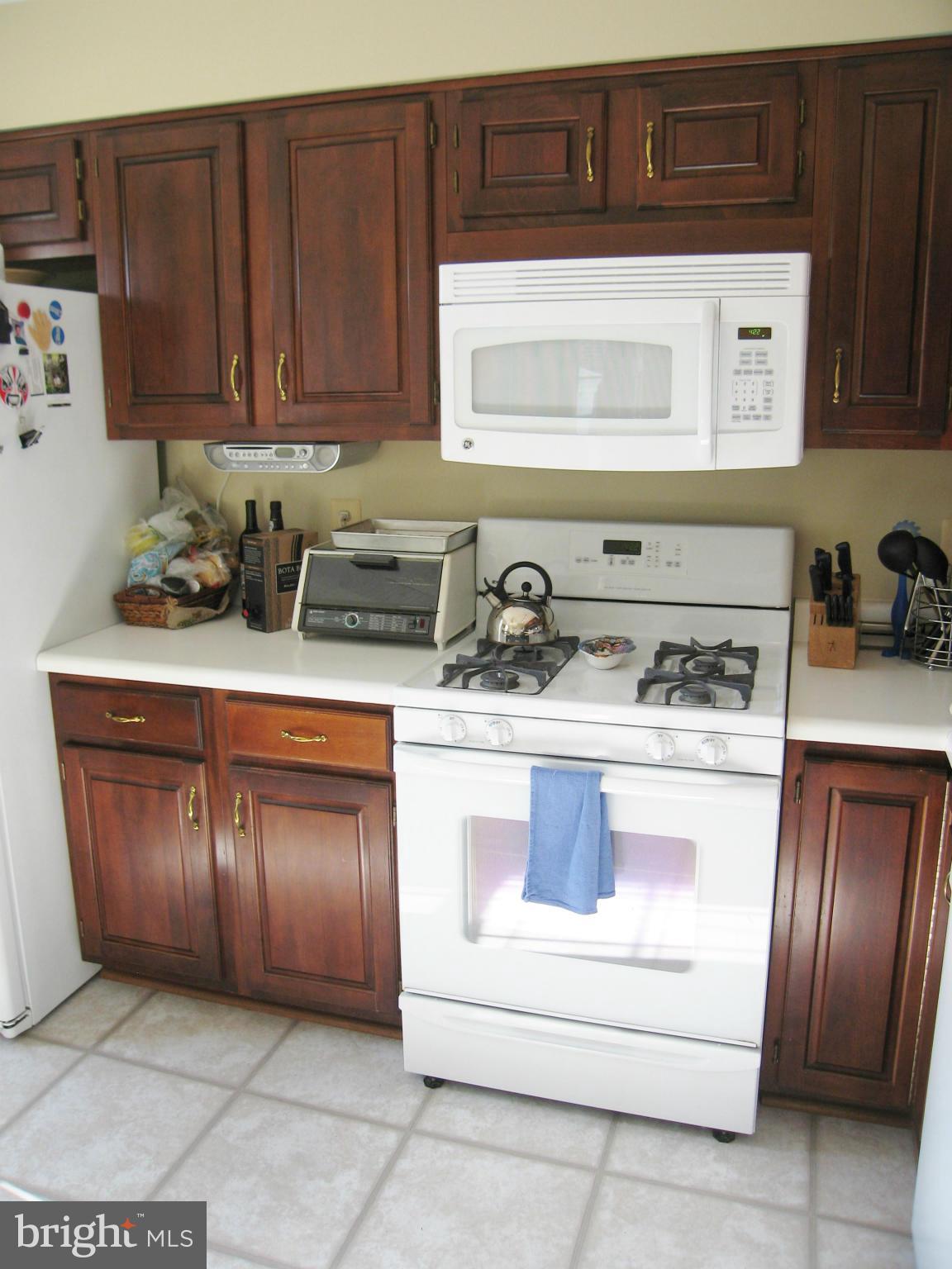 6009 Bingley Road Alexandria, VA 22315 - Photo 3 of 30 Kitchen