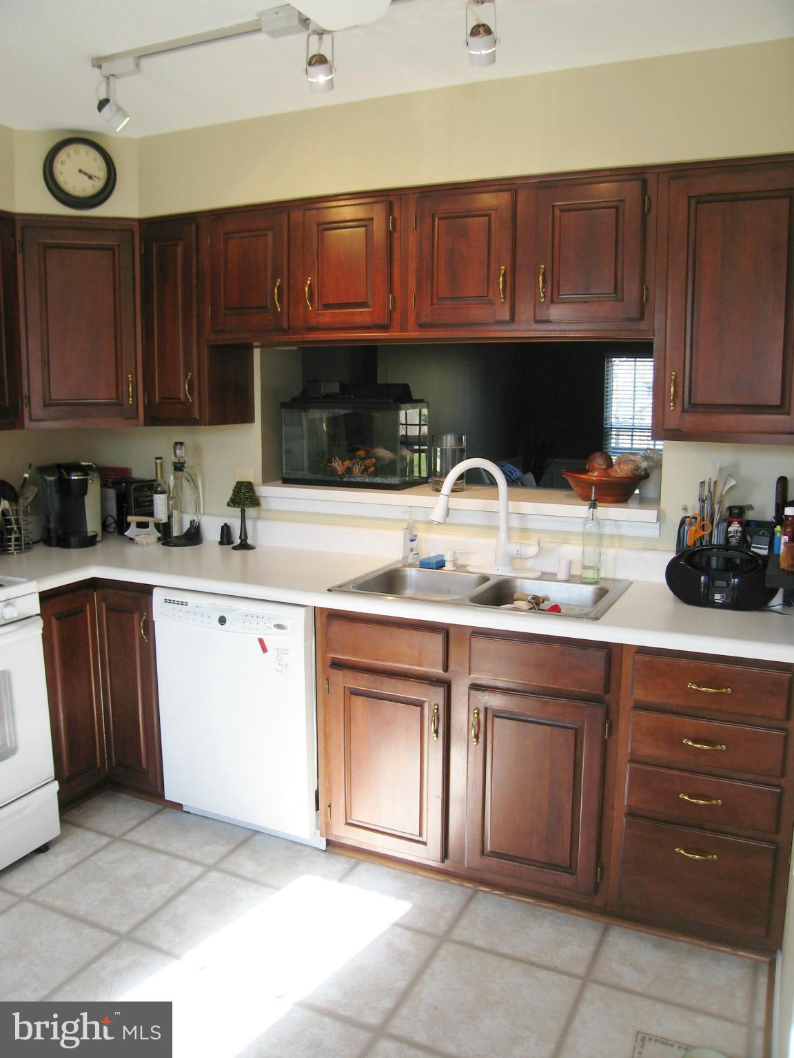 6009 Bingley Road Alexandria, VA 22315 - Photo 4 of 30 Kitchen Overlooking Dinging Room