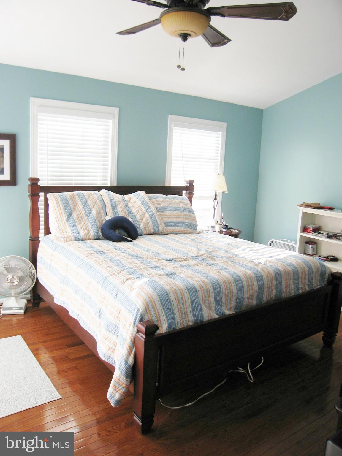 6009 Bingley Road Alexandria, VA 22315 - Photo 9 of 30 Large Master Bedroom Suite with Vaulted Ceiling