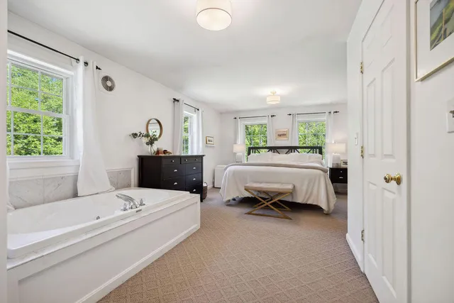 $839,900 | 7 Hideaway Drive, Freeport, ME 04032