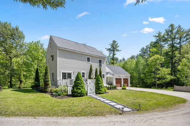 $839,900 | 7 Hideaway Drive, Freeport, ME 04032