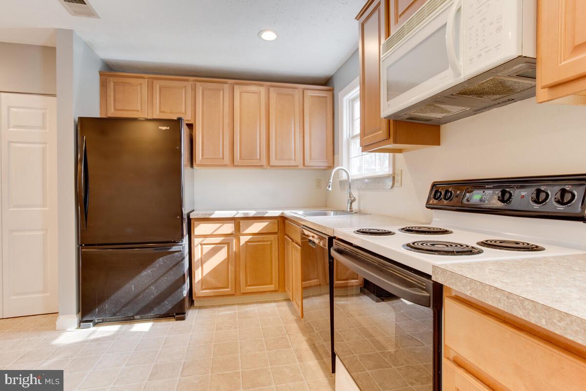 622 Old Love Point Road Stevensville, MD 21666 - Photo 9 of 38 Microwave, Dishwasher, Elec Stove, Refrigerator
