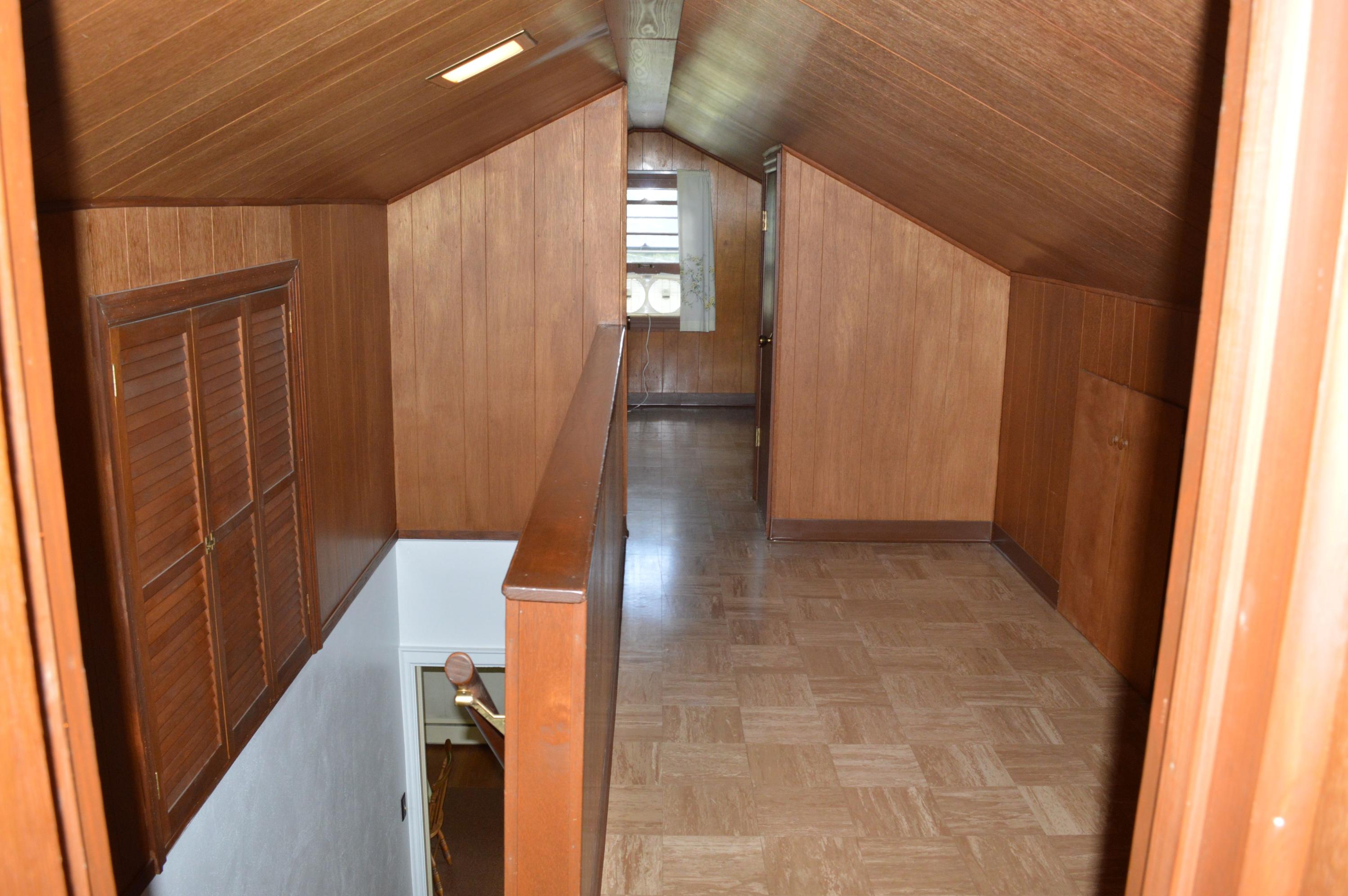 5527 Cove Road Roanoke, VA 24019 - Photo 23 of 39 a view of entryway