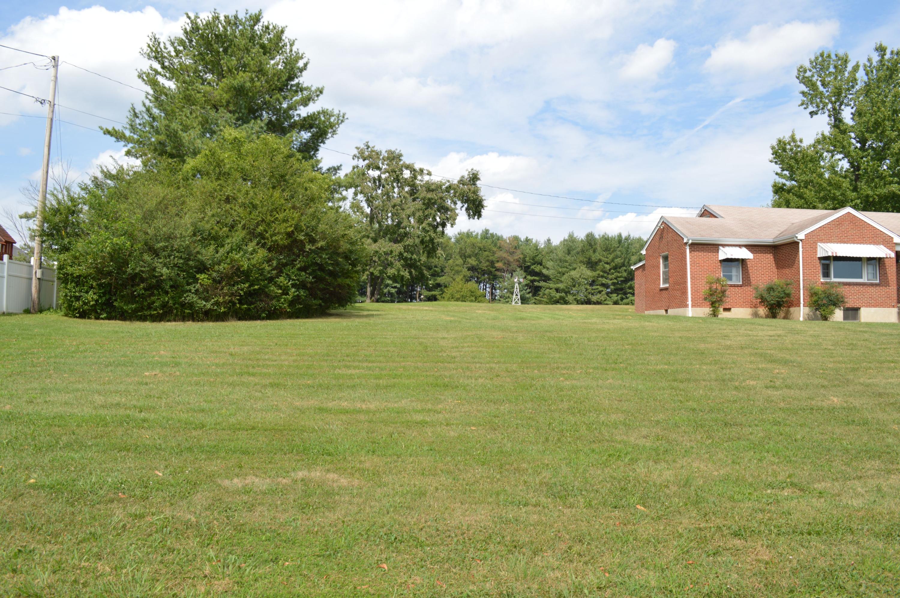 5527 Cove Road Roanoke, VA 24019 - Photo 4 of 39 a view of an outdoor space and swimming pool