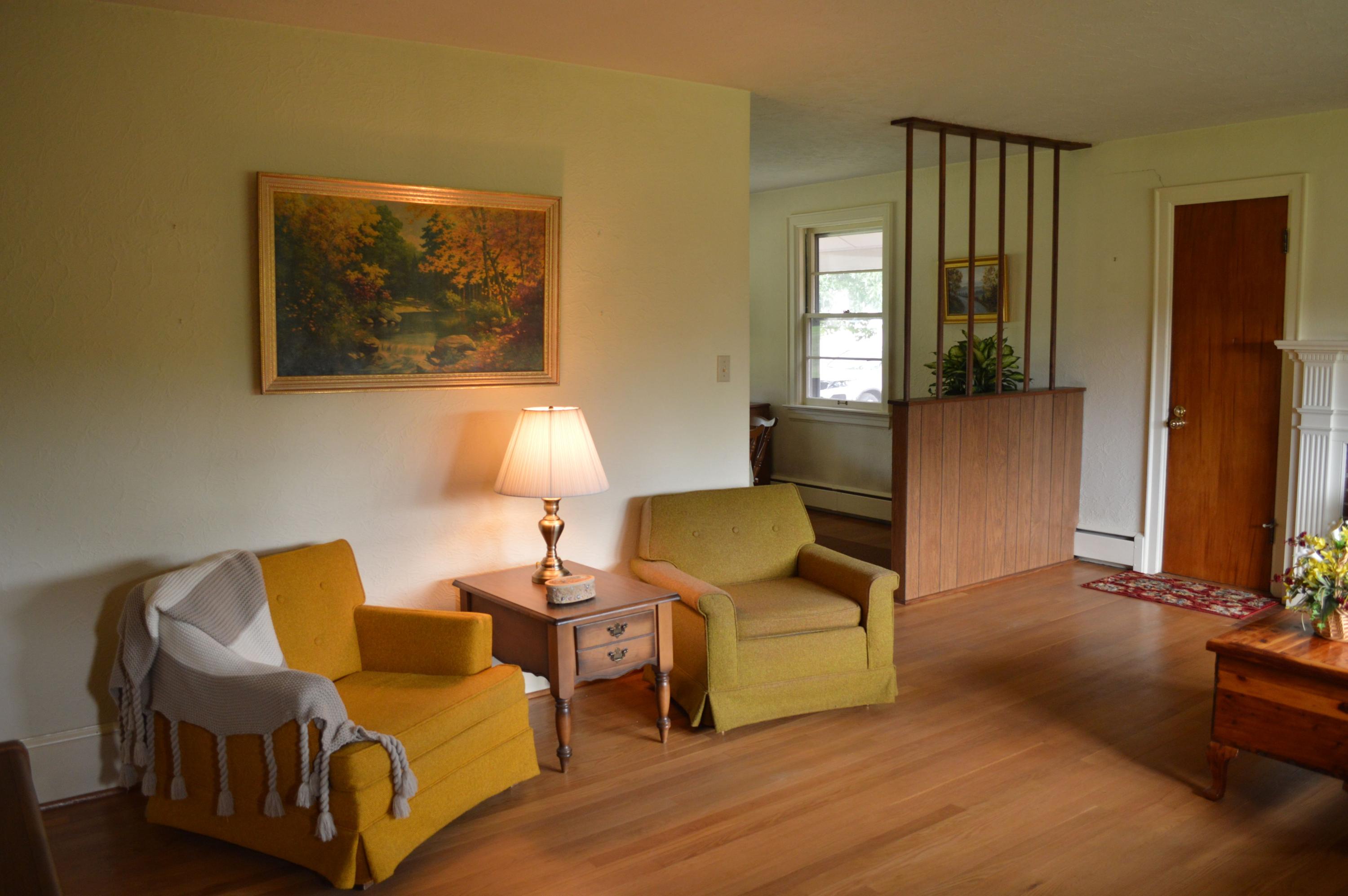 5527 Cove Road Roanoke, VA 24019 - Photo 35 of 39 a living room with furniture and a window