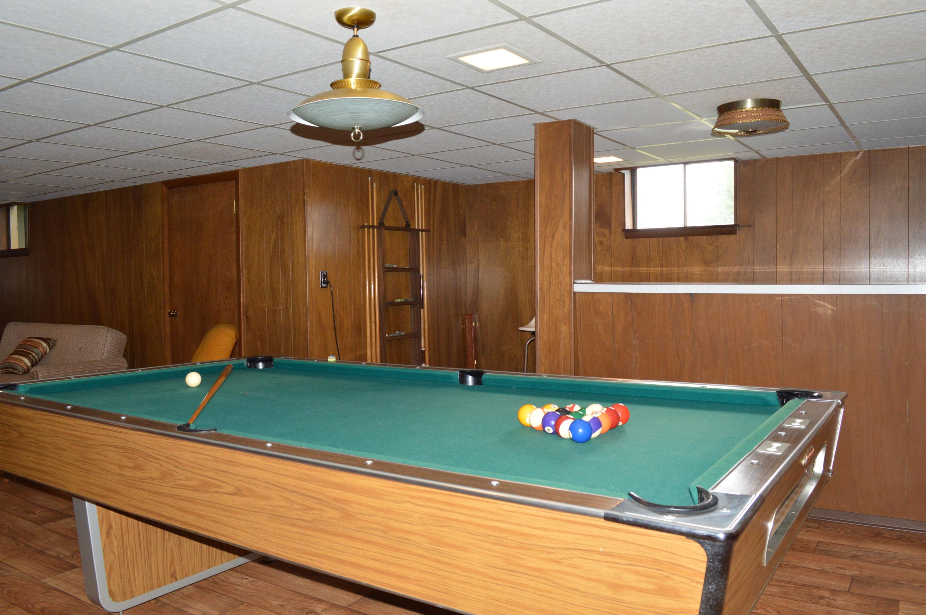 5527 Cove Road Roanoke, VA 24019 - Photo 39 of 39 a room with pool table and window