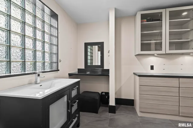 $147,500 | 1617 South Lincoln Avenue, Springfield, IL 62704