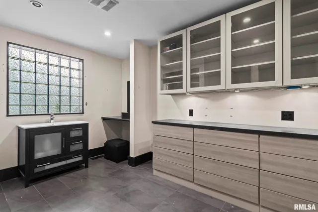 $147,500 | 1617 South Lincoln Avenue, Springfield, IL 62704