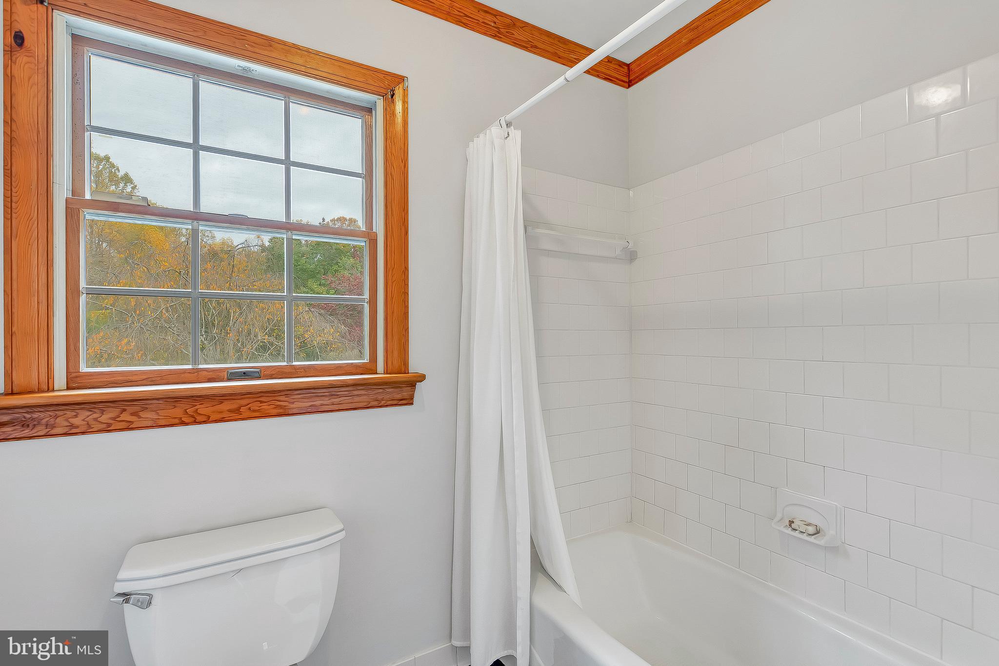 2115 Ponds Wood Road Huntingtown, MD 20639 - Photo 40 of 54 2nd Floor Hall Bath