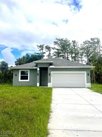 $2,100 | 1032 North Hilton Circle, LaBelle, FL 33935