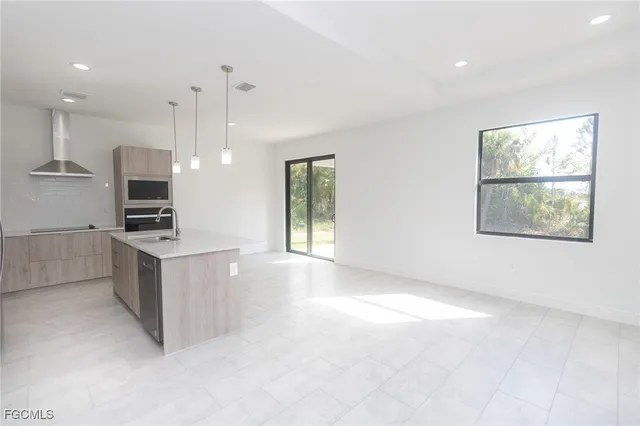 $2,100 | 1032 North Hilton Circle, LaBelle, FL 33935