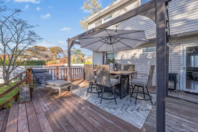 $749,000 | 248 Arnold Avenue, West Babylon, NY 11704