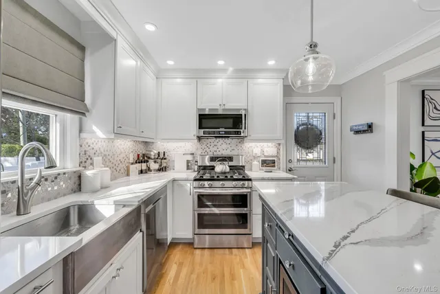 $749,000 | 248 Arnold Avenue, West Babylon, NY 11704